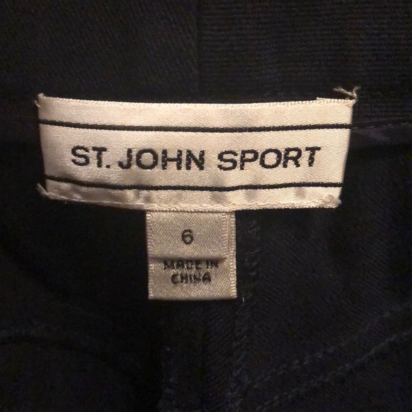 St. John Sport capris - Picture 6 of 8